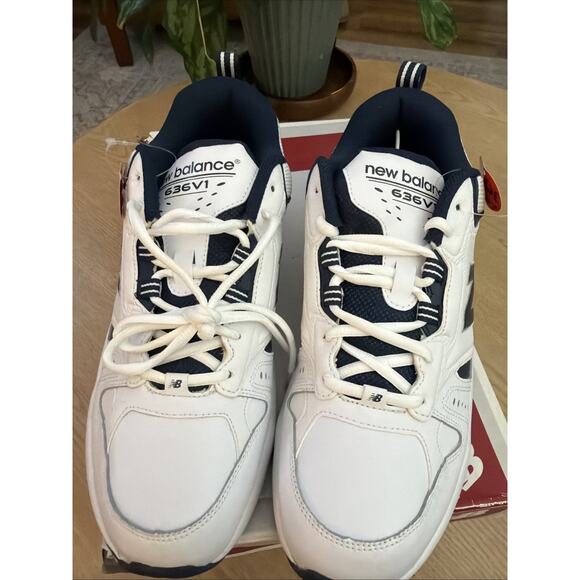 New Balance 636 Mens 11 2E Wide White Navy Training Shoe MX636WN main image 15